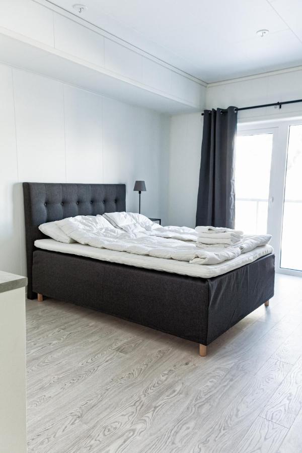 Stylish And Serviced Studio Apartment In Lofoten Svolvaer Exterior photo